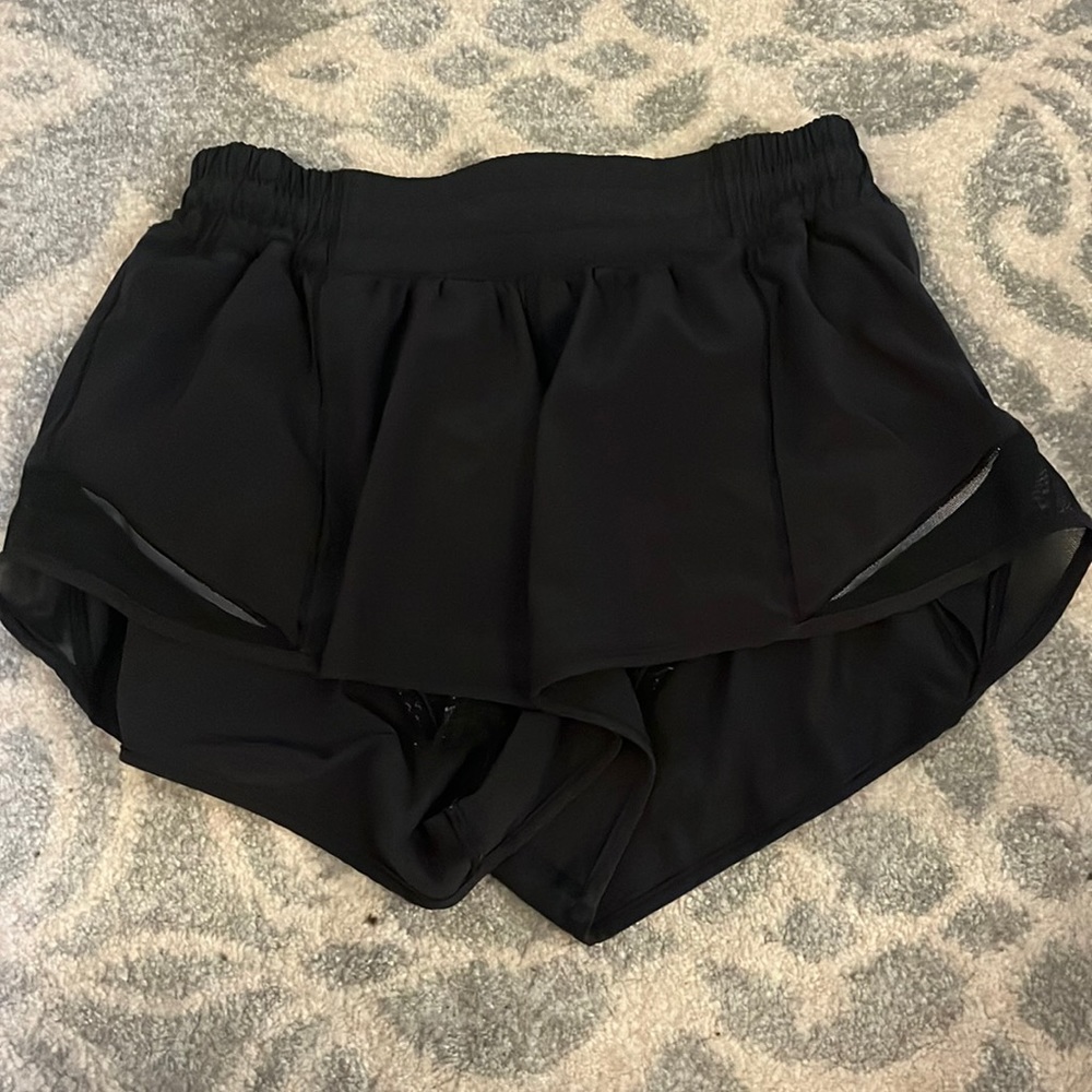 Lululemon Black Size 6 Hotty Hot Shorts